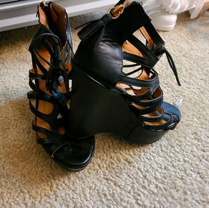 Black Zig Zag Heels👠